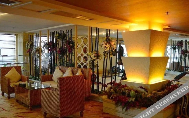 Xiangyang Oriental Hawaii Holiday Hotel