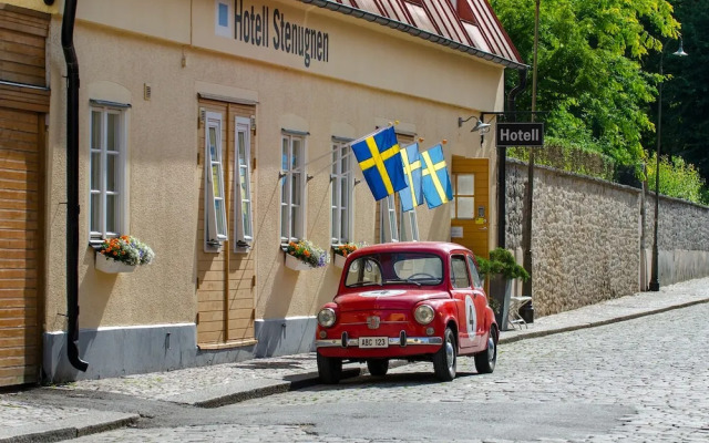 hotelImage