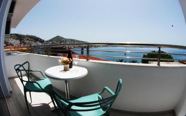 Hotel Ari 2 (Sarandë)