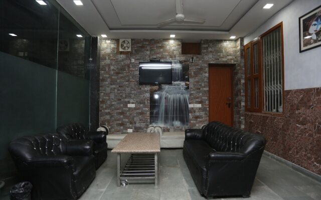 Chirag House By OYO Rooms