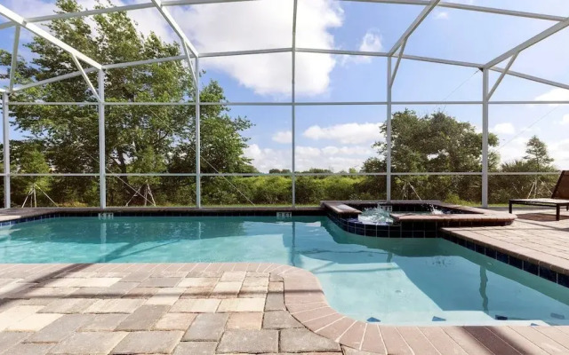 Stunning Villa With Pool, Near All Attractions
