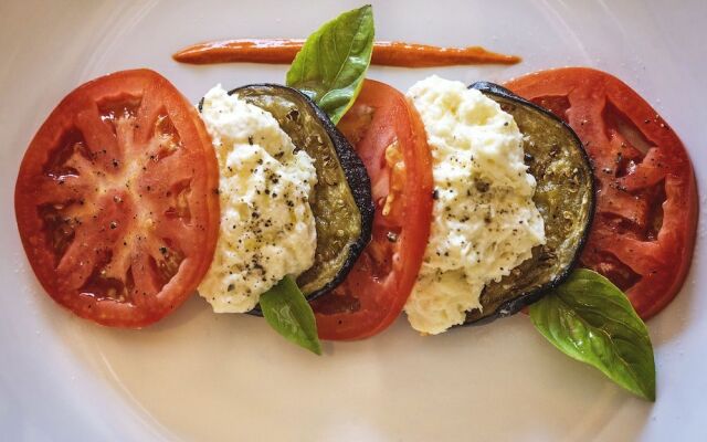 Postales by DOT Boutique