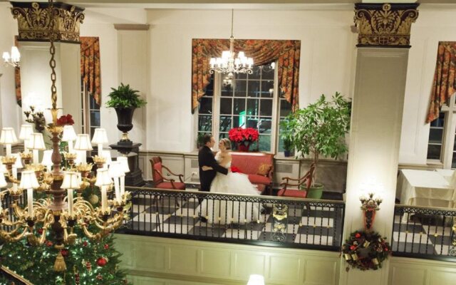 The Abraham Lincoln Hotel - A Historic Hotel of America
