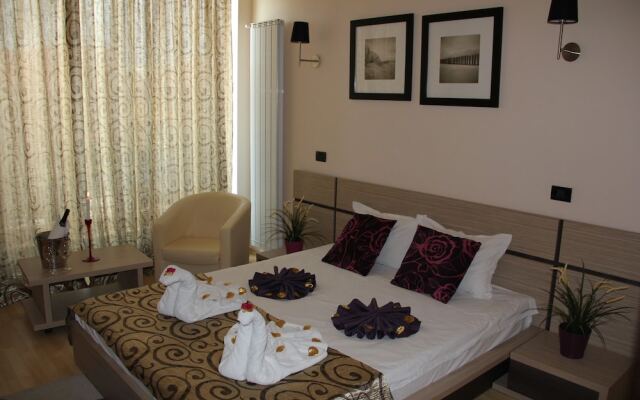 Sangria Luxury Family