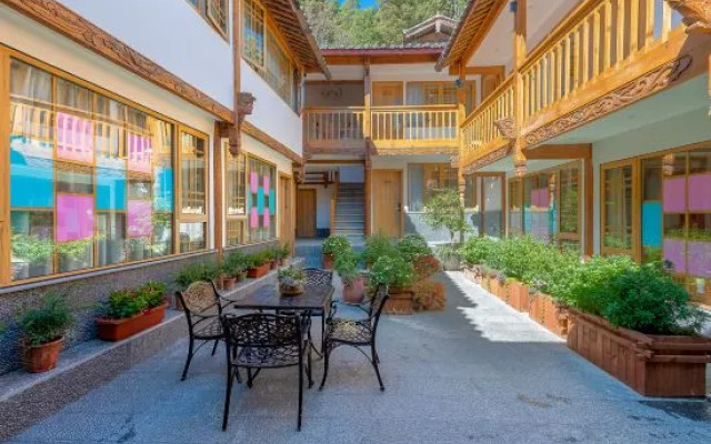 Huazizai Garden Inn