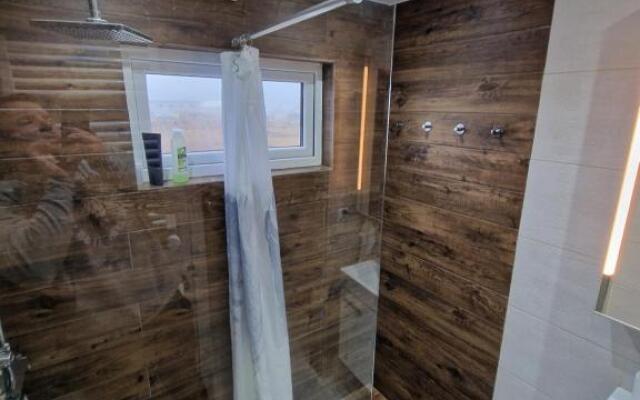 R&J Guesthouse