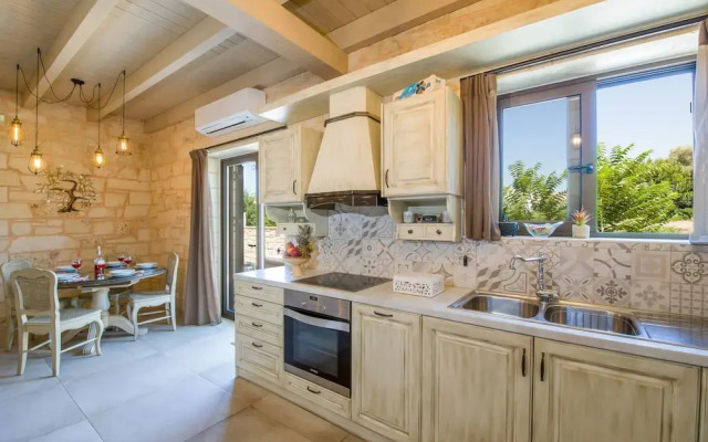 Villa Sirocos, Private eco pool, near the beach