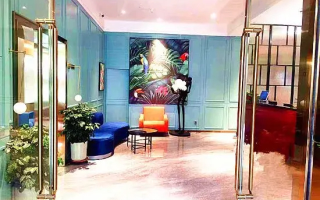Magpie CC Hotel (Zhoukou Passenger Transport Center Yifeng Plaza)