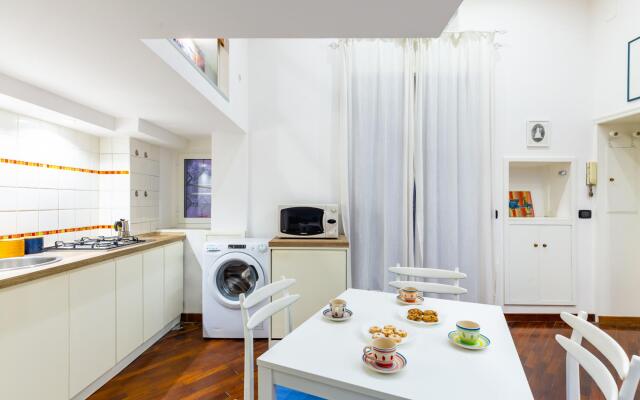 Mezzanine Studio in Mergellina by Wonderful Italy
