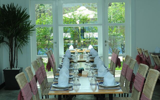 Frangipani Villa Hotel II