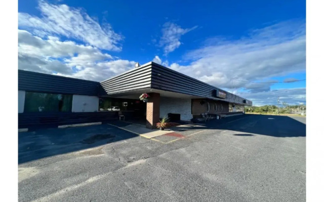 Lively Inn & Suites