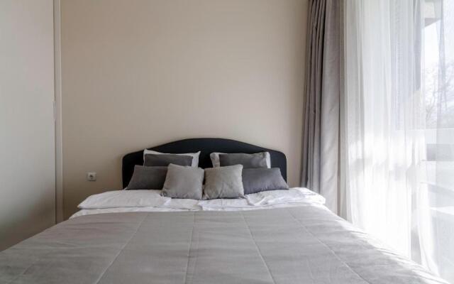 Sea Whisper Apartment, By Cohost