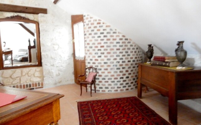 House With one Bedroom in Mer, With Enclosed Garden and Wifi