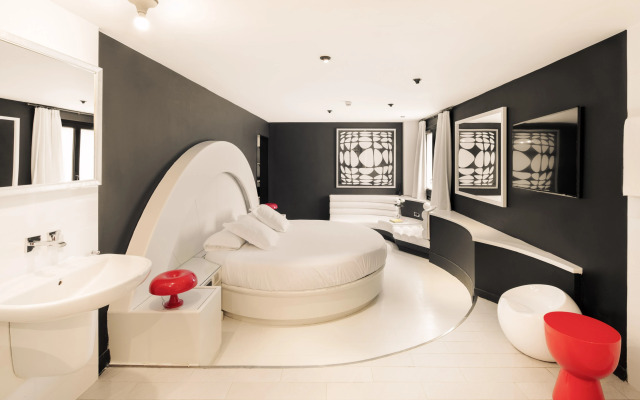 La França Travellers - Adults Only