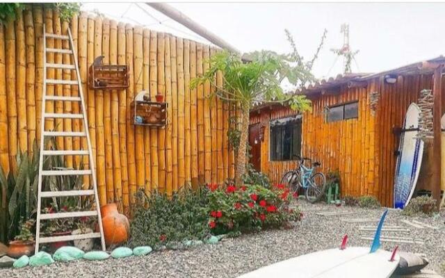 Surf House Chicama
