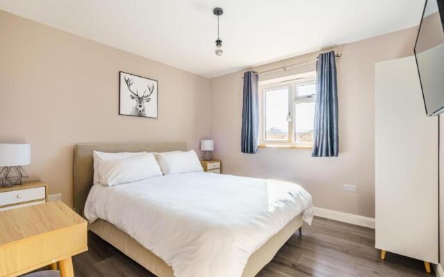 Fantastic and Sleek 3BD Home Wrington Bristol