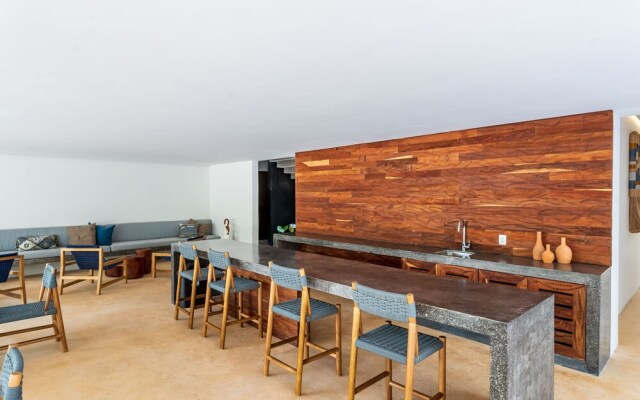 Penthouse With Balcony by Iik Tulum