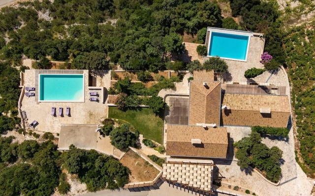 Stone Houses Dingač
