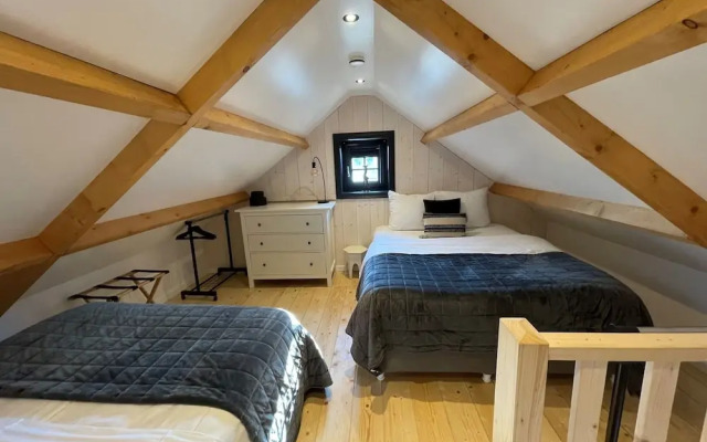 Inviting Chalet in Monnickendam With Garden