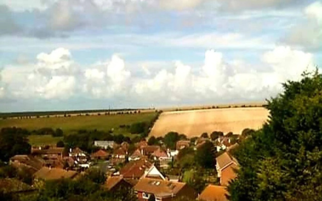 3 Bed House Stunning Views And Free Parking