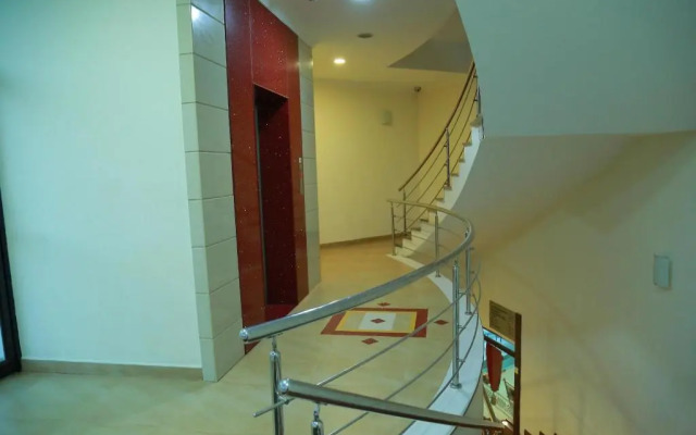 Hotel Kabani International