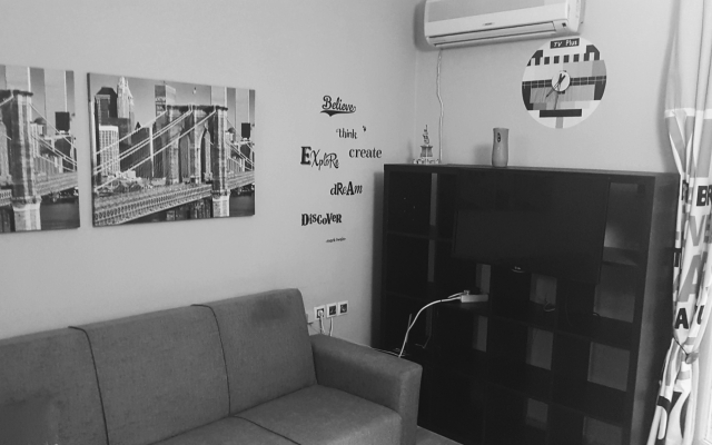 TS1-George's apartments by the airport
