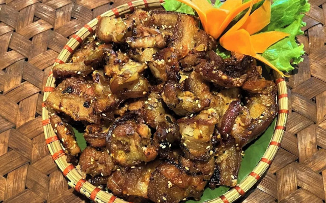 Mini Dien Bien Riverside Hotel - Lang Thai