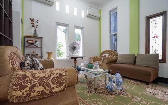 Afifah Homestay Syariah by OYO Rooms