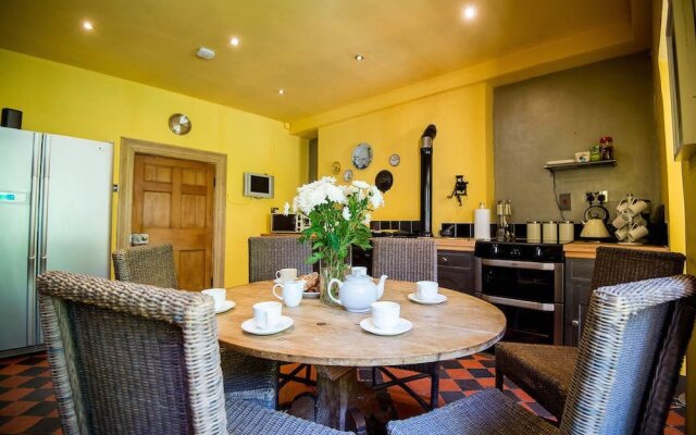The Cors Country House