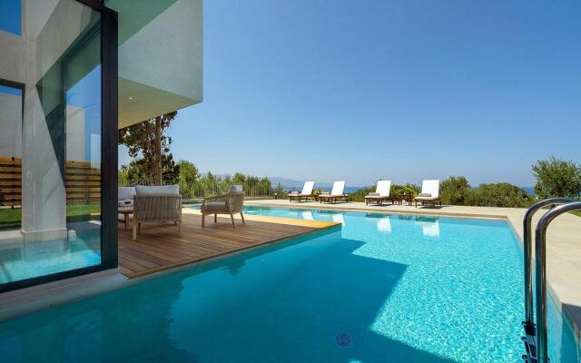 Sea View 4 Bedroom Villa With a Heated Pool