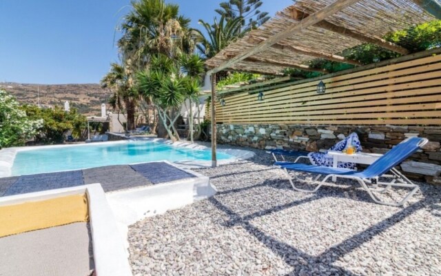 Lovely 3-Bedroom House in Tinos