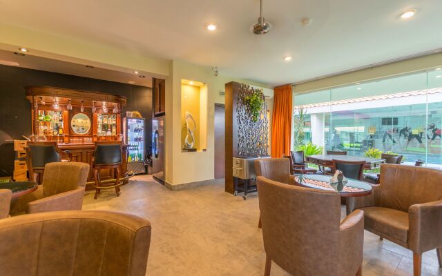 Hotel Ecce Inn & Spa