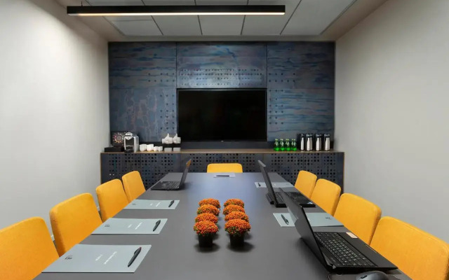 Link hotel & Hub By Dan Hotels