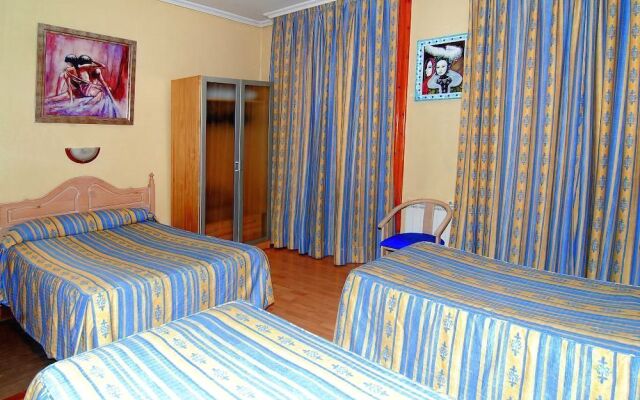 Hostal Plaza DOrt