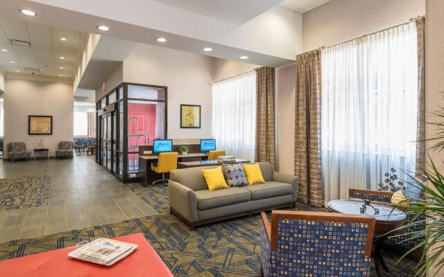 Hampton Inn & Suites Tulsa Downtown