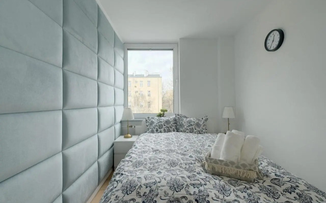 Luxurious 3BR APT Center