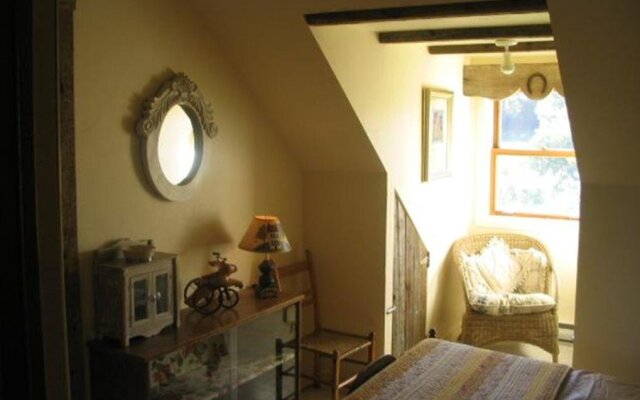 Table dans les nuages