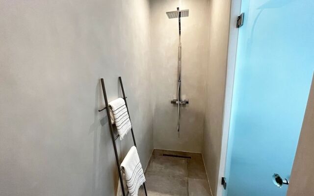 Alexander Suites