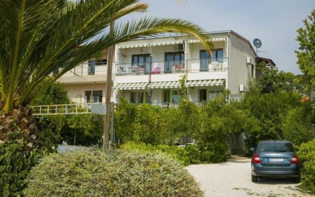 Arc - 5 M From Beach - A1 Green