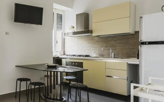 City Center Bright Flat by Wonderful Italy