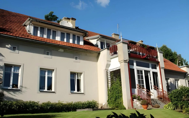 Ašmonienės svečių namai "Senoji mokyklėlė"