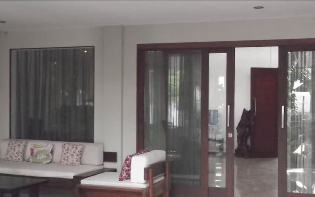 Villa Indah Batu Layar