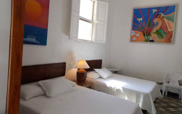 Hotel CRC-8S Cerca al Mar con Desayuno