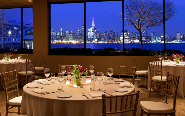 Sheraton Lincoln Harbor Hotel