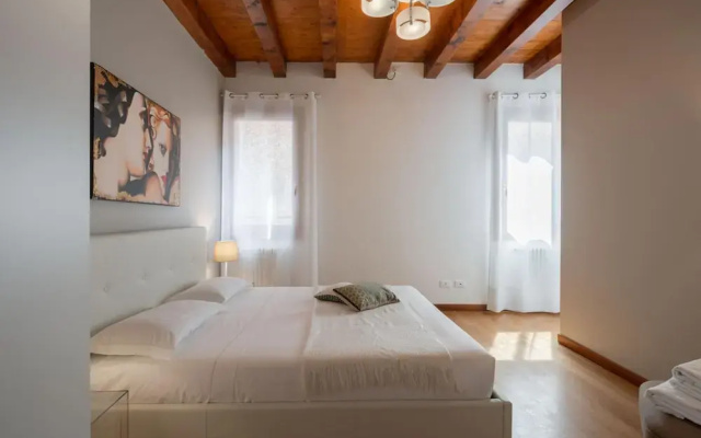 Herion Palace Apt 1 by Wonderful Italy
