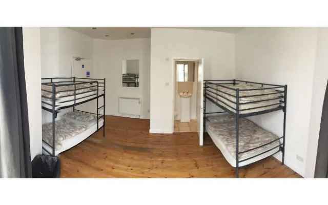 Boonkeys Surf Lodge