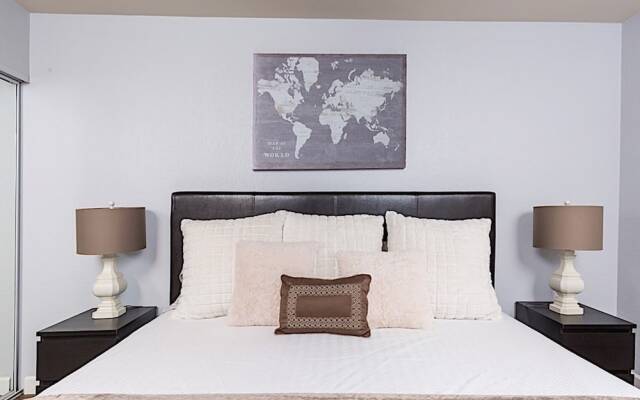 Sunscape Getaway 1BR by Casago