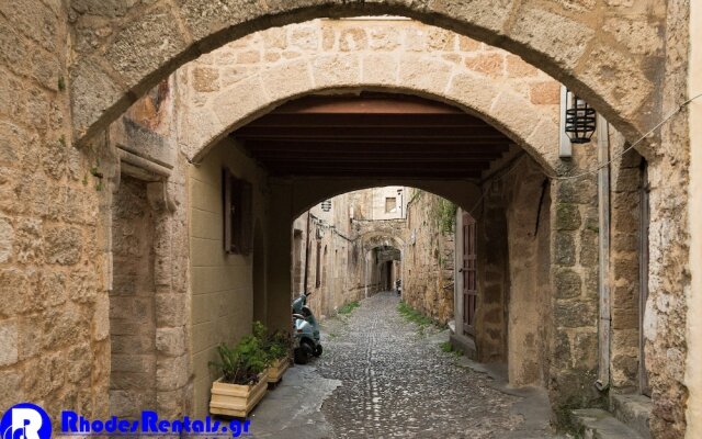 Rhodes Old Town Castello Suite