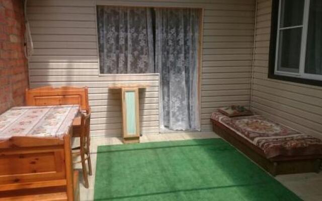 Guesthouse on Odesskaya 147