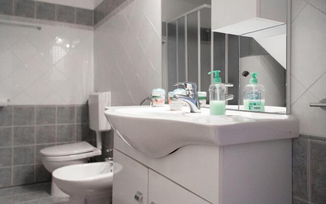 Trilocale Azzurro with small garden-TRILOCALE AZZURRO